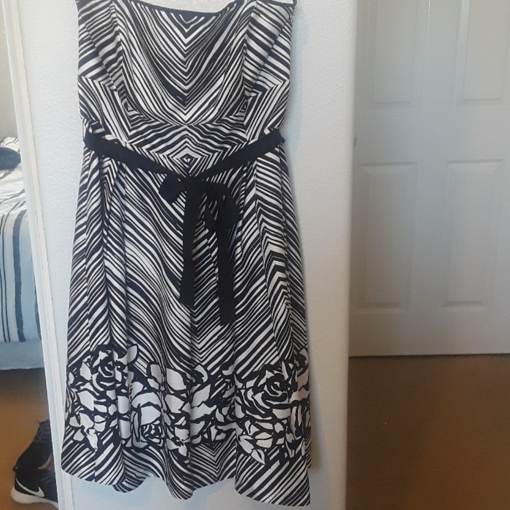 Strapless black and white dress